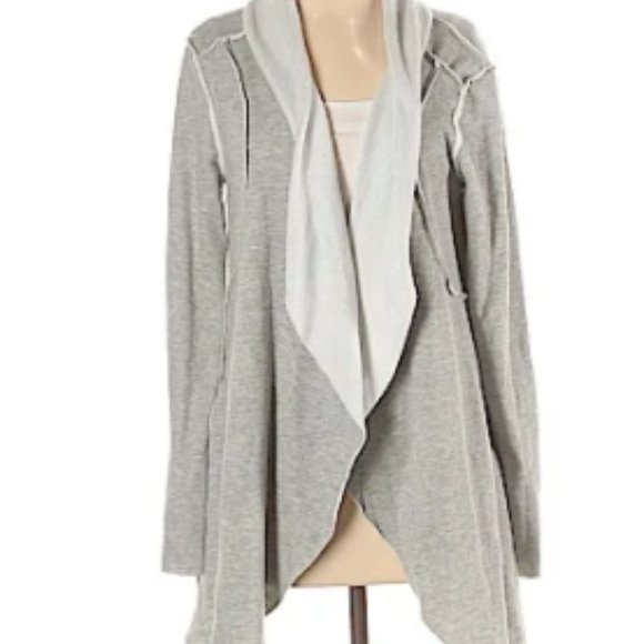 Jun&Ivy Cardigan - Picture 1 of 5